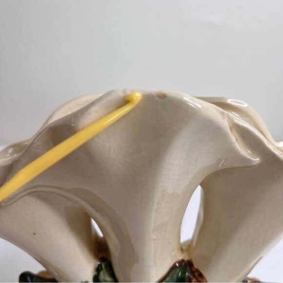 Vintage McCoy USA Triple Lily Vase 1950s Mid Century 7 Inch Tall Planter Beige - Picture 12 of 14